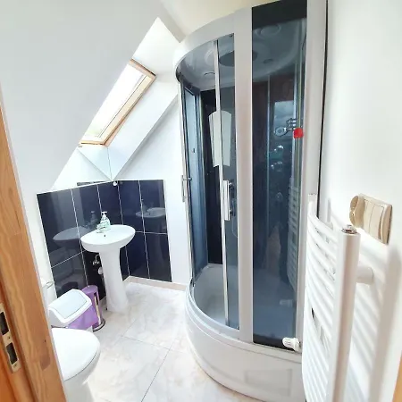 Wczasowa 54 مزرعة للإقامة فينغوجيفو